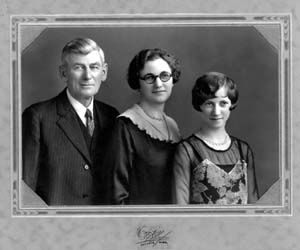 George Emma  Helen Goettsch